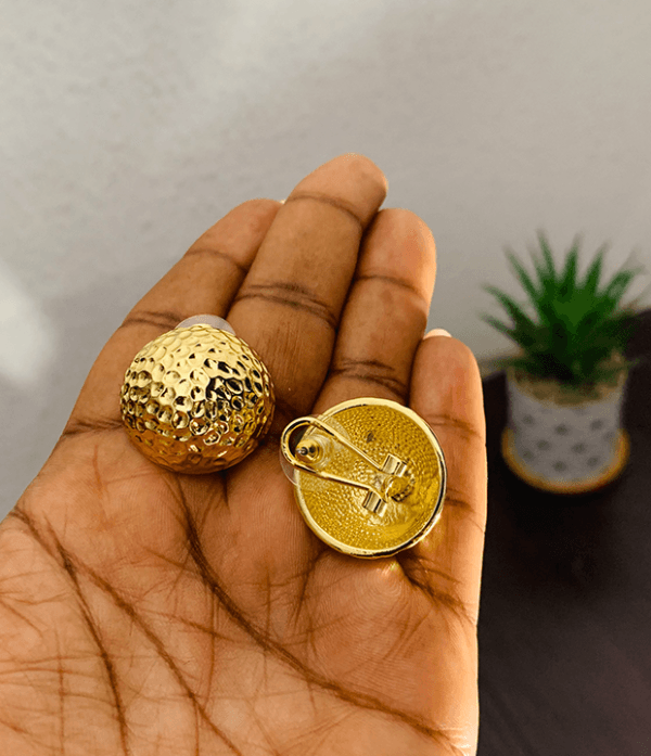 Lightweight Gold earrings