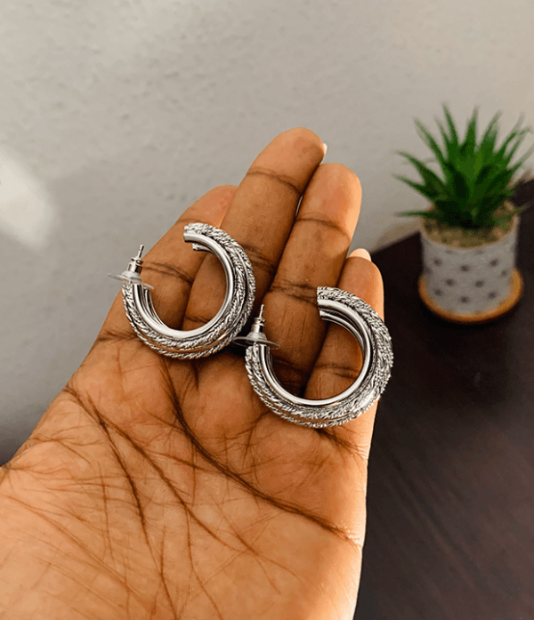Open end Huggies gold_silver earrings