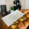 Pearl and gold earring