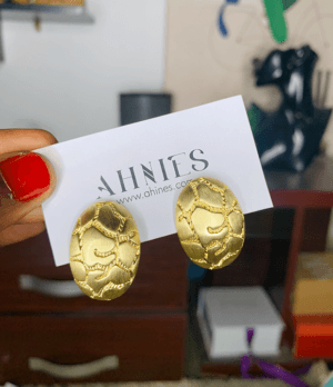 Gold oval earrings
