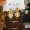Gold earring with Pearl