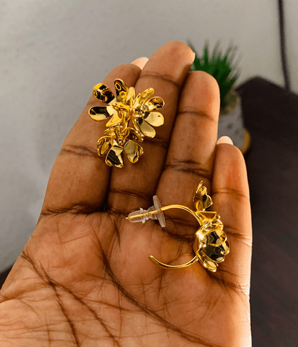 Petals Gold Earring